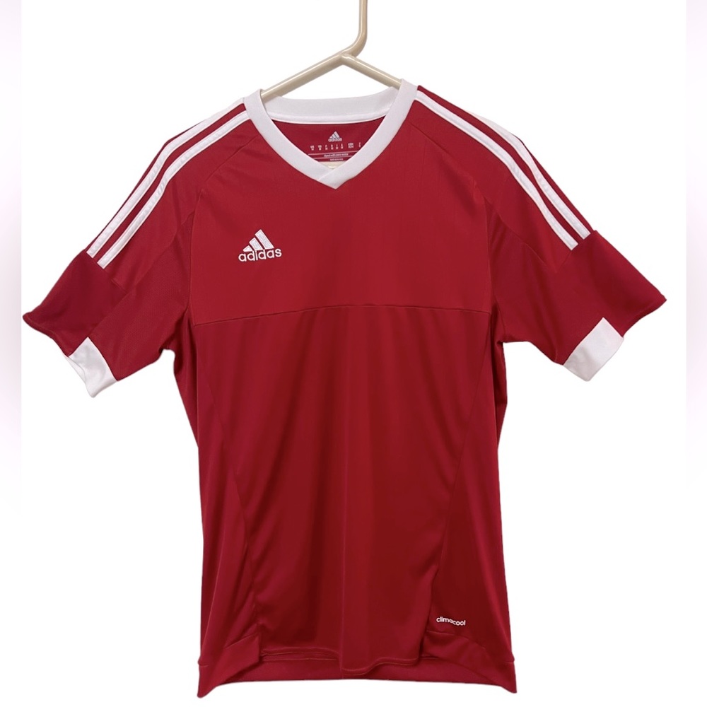 ADIDAS MENS  RED ATHLETIC SHORT SLEEVE CLIMATECOOL SHIRT SIZE MEDIUM